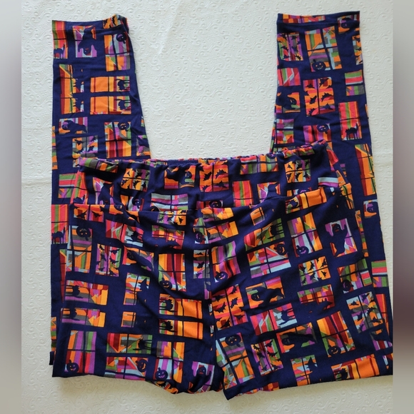 LuLaRoe leggings Halloween Navy/ Orange with bats, cats & ghosts - Picture 4 of 5